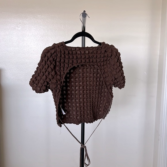 Plt textured woven tie crop top - Picture 2 of 6